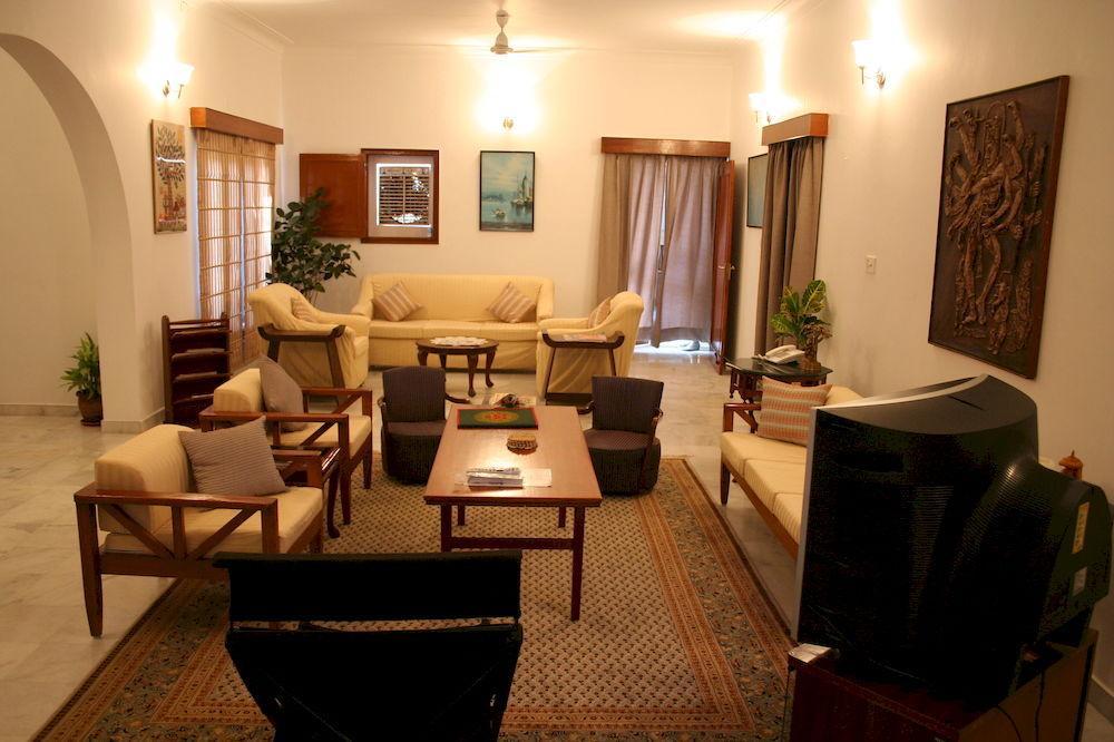 Giri Homestay By Vista Rooms ジャイプール エクステリア 写真