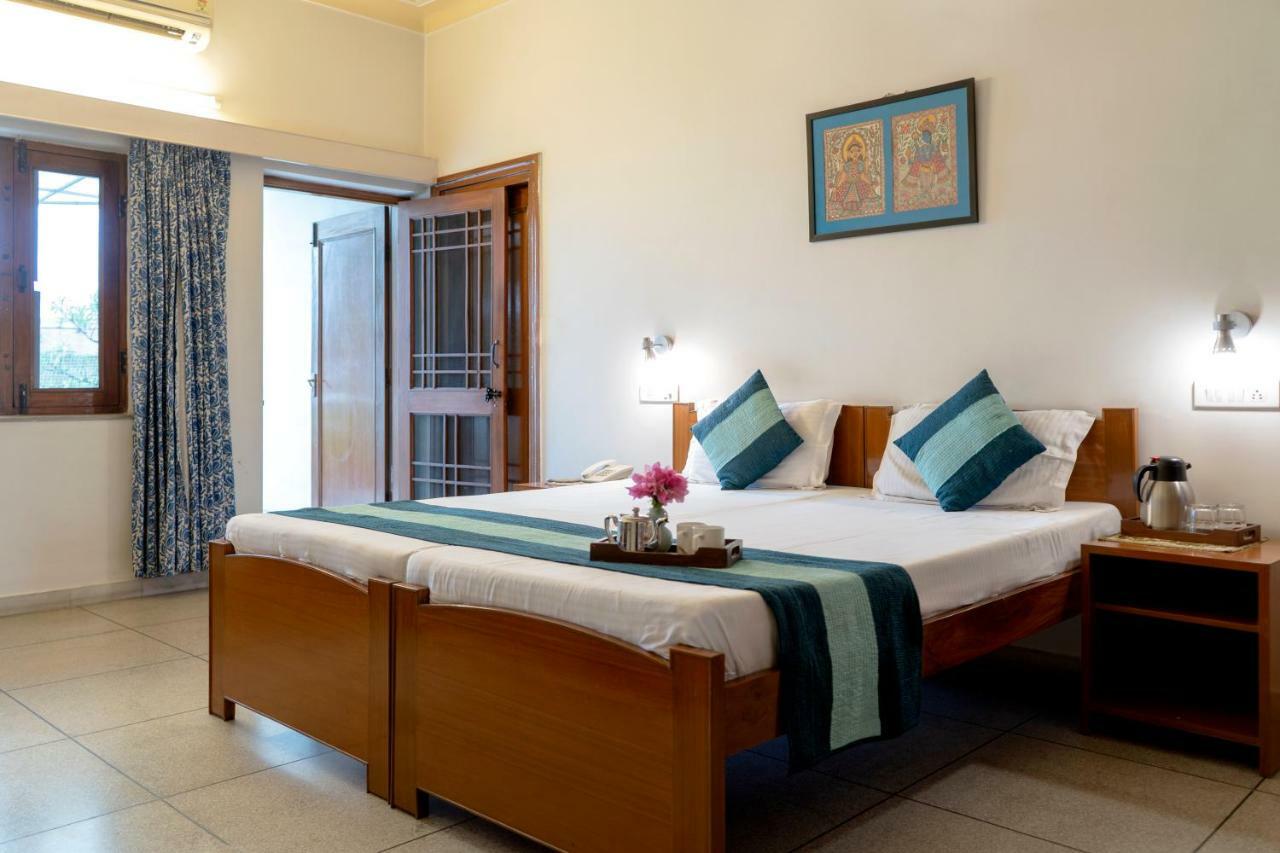 Giri Homestay By Vista Rooms ジャイプール エクステリア 写真
