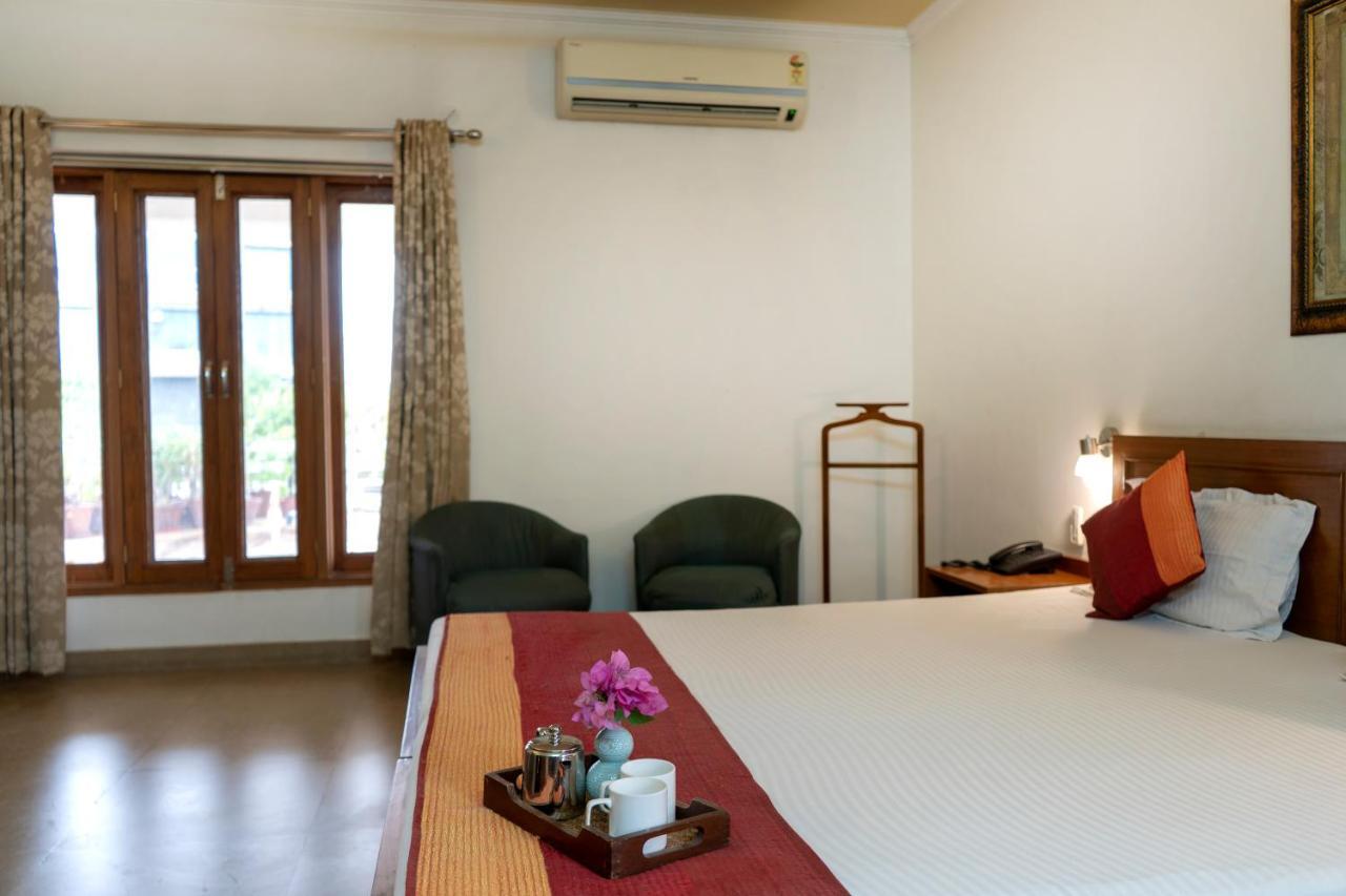 Giri Homestay By Vista Rooms ジャイプール エクステリア 写真